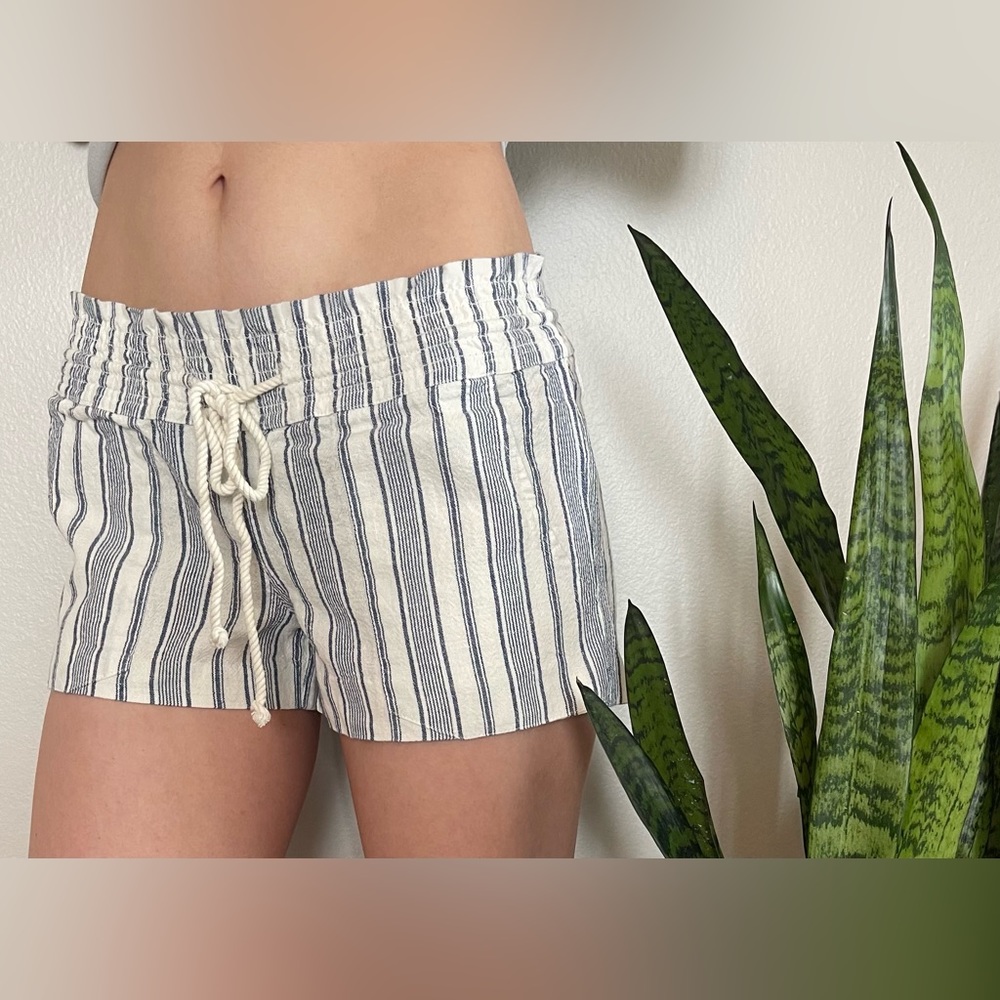 Roxy Oceanside Elasticized Shorts small